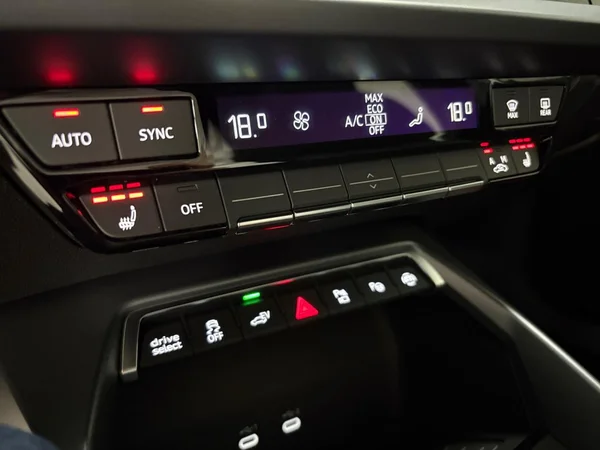 AUDI A3 Sportback PHEV (2026) — foto 3 van 15