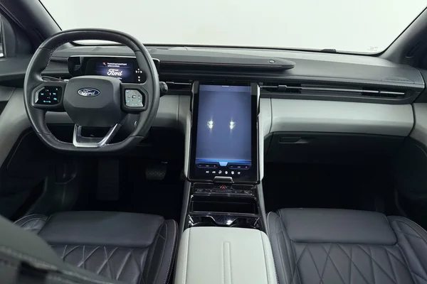 Ford E-Explorer (2024) — foto 8 van 41