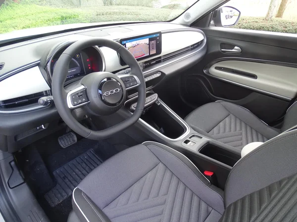Fiat 600 (2026) — foto 3 van 21
