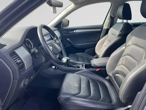SKODA Kodiaq (2022) — foto 3 van 18