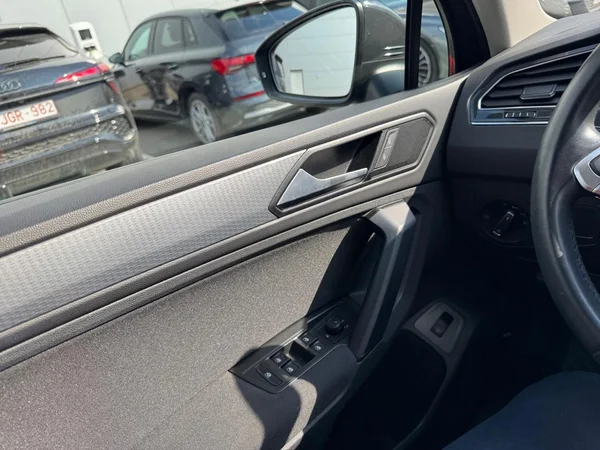 VOLKSWAGEN Tiguan eHybrid (PHEV) (2022) — foto 7 van 22