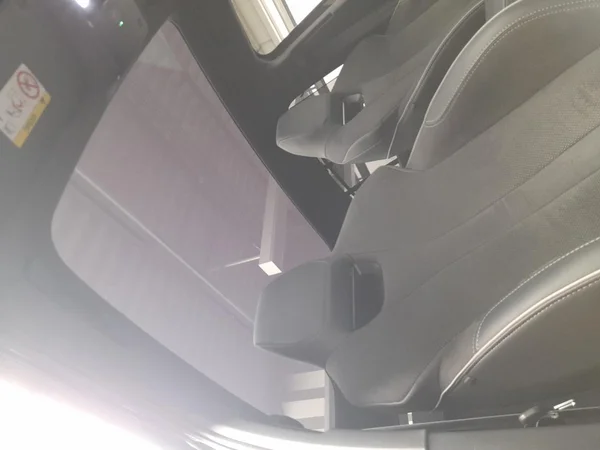 SKODA Enyaq Coupé (2025) — foto 13 van 24