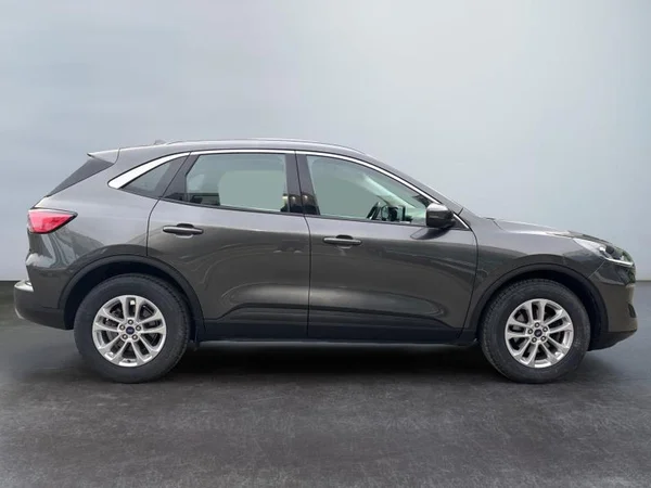 FORD Kuga (2022) — foto 27 van 28