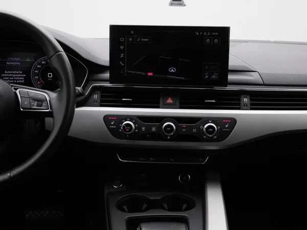 Audi A4 (2023) — foto 44 van 45