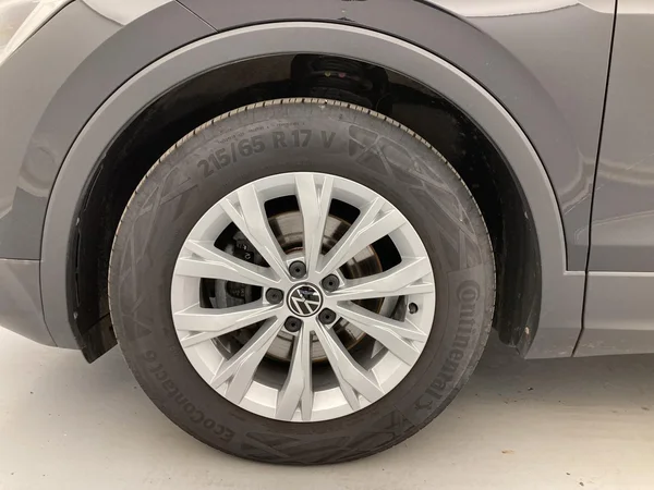 VOLKSWAGEN Tiguan (2022) — foto 28 van 36