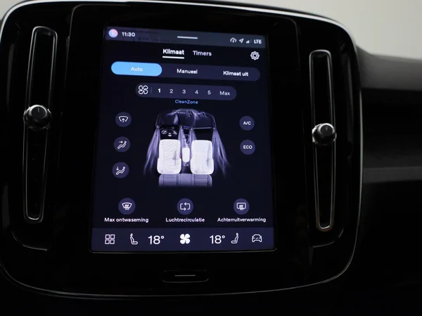 Volvo XC40 (2023) — foto 15 van 40