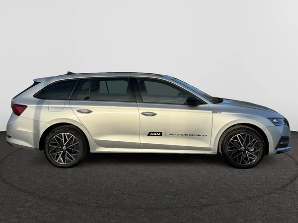 SKODA Octavia Combi (2024) — foto 12 van 16