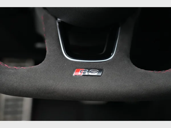 AUDI RS3 Sedan (2023) — foto 9 van 36