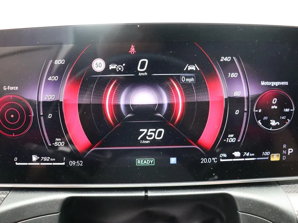 Mercedes-Benz C-Klasse (2025) — foto 18 van 36