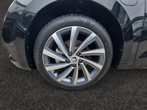 SKODA Octavia Combi (2024) — foto 7 van 24