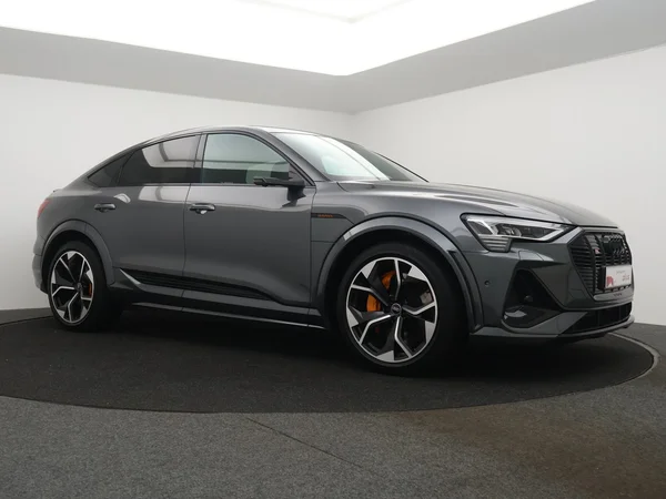 AUDI e-tron Sportback S (2022) — foto 11 van 20
