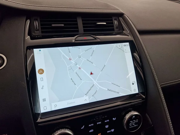 Jaguar E-PACE (2023) — foto 6 van 15