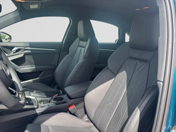 AUDI A3 Sedan (2024) — foto 2 van 18