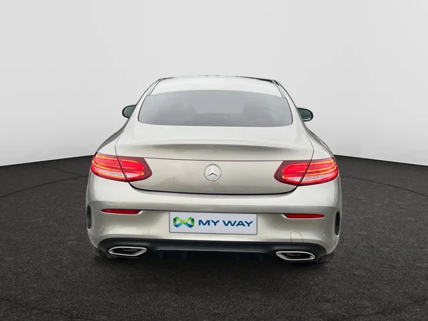 MERCEDES-BENZ Coupe C (2021) — foto 19 van 23