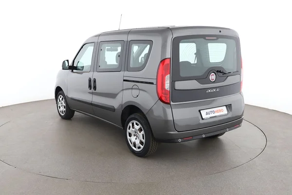 Fiat Doblo (2018) — foto 10 van 16