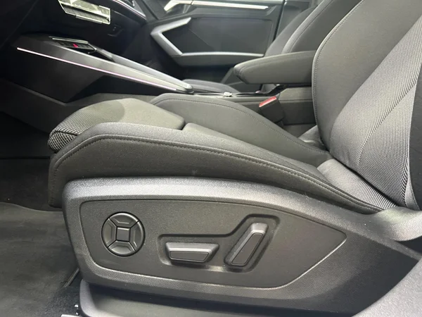 AUDI A3 Sportback (2025) — foto 2 van 15