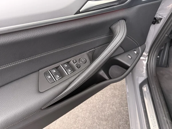 BMW 520 (2022) — foto 19 van 29