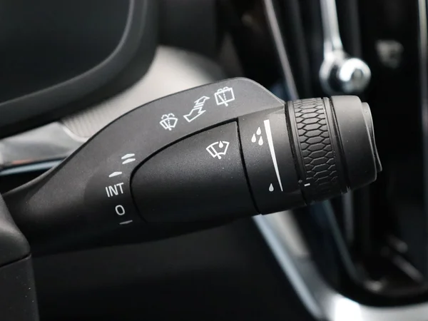VOLVO V60 (2024) — foto 16 van 32
