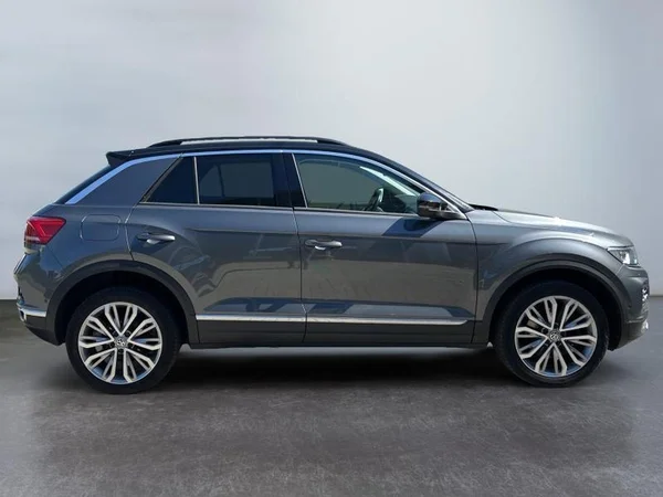 VOLKSWAGEN T-Roc (2018) — foto 29 van 34
