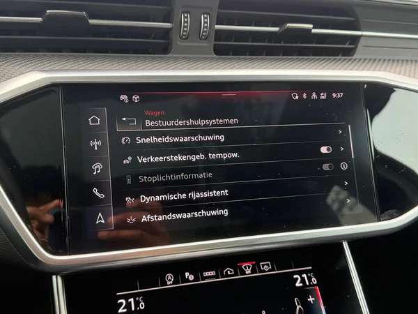 AUDI A6 Avant (2023) — foto 11 van 20