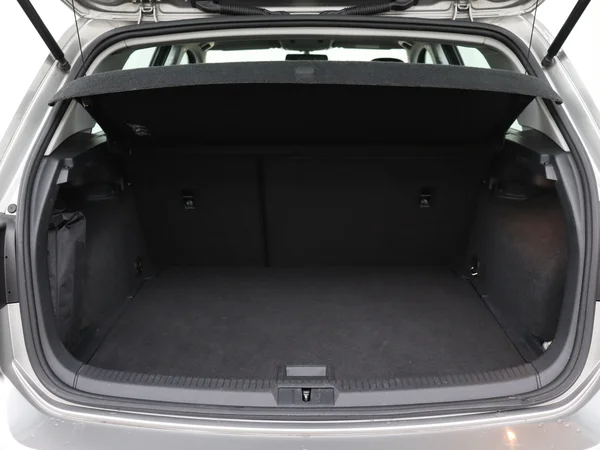 VOLKSWAGEN Golf (2018) — foto 8 van 23
