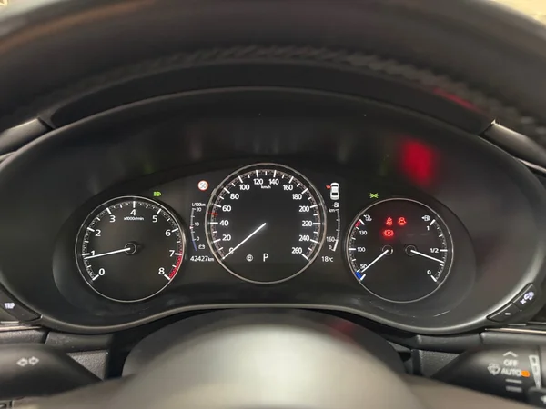 Mazda 3 (2022) — foto 8 van 29