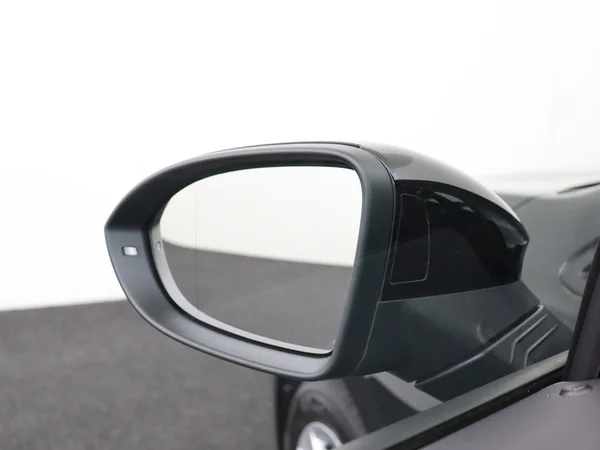 VOLKSWAGEN Golf (2024) — foto 20 van 28