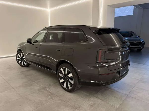 Volvo EX90 (2025) — foto 20 van 25