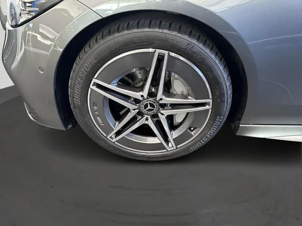 Mercedes-Benz C-Klasse (2024) — foto 16 van 19