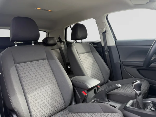 VOLKSWAGEN T-Cross (2023) — foto 19 van 21