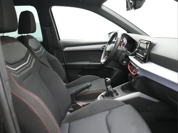 SEAT Arona (2025) — foto 2 van 38