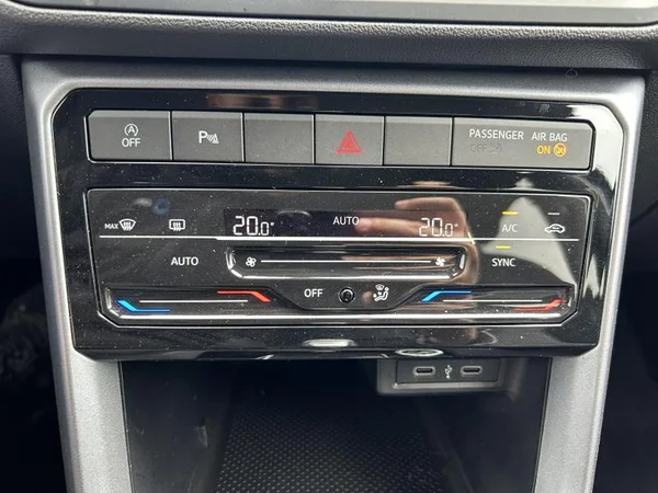 VOLKSWAGEN T-Cross (2022) — foto 19 van 27