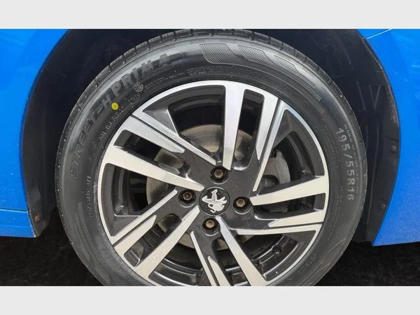 PEUGEOT 208 (2020) — foto 15 van 29