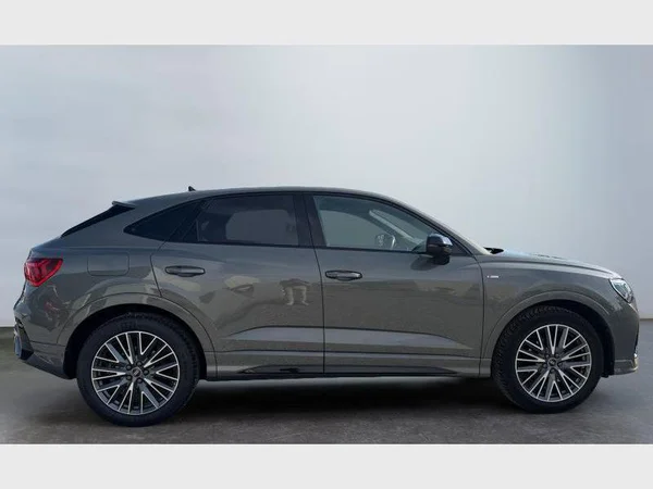 Audi Q3 Sportback (2022) — foto 26 van 29
