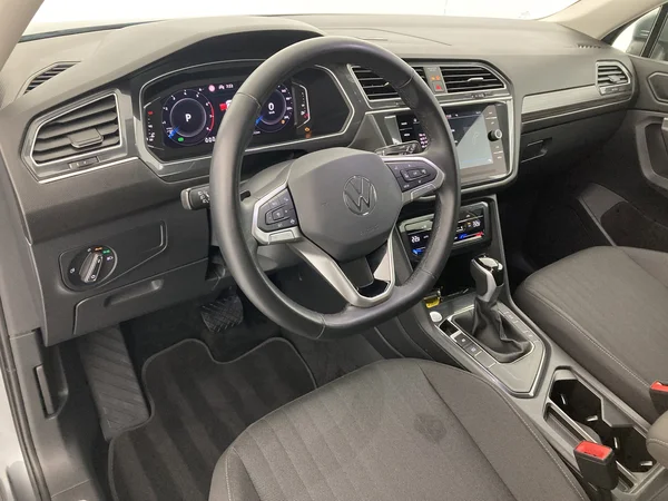 VOLKSWAGEN Tiguan Allspace (2023) — foto 28 van 36