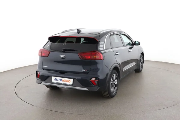 Kia Niro (2020) — foto 12 van 16