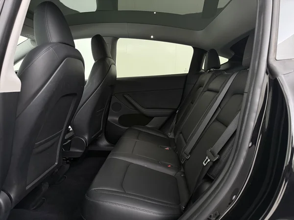 TESLA Model Y (2022) — foto 5 van 30