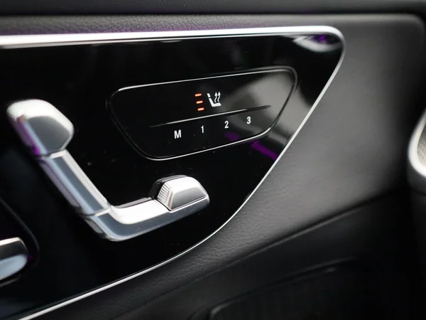 Mercedes-Benz GLC (2025) — foto 27 van 55