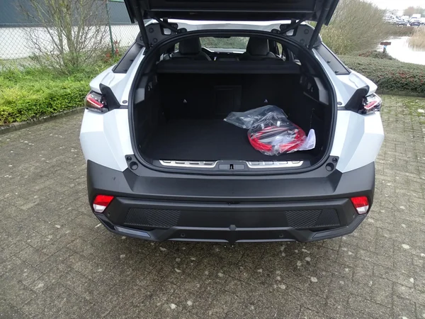 Peugeot 408 (2026) — foto 10 van 32