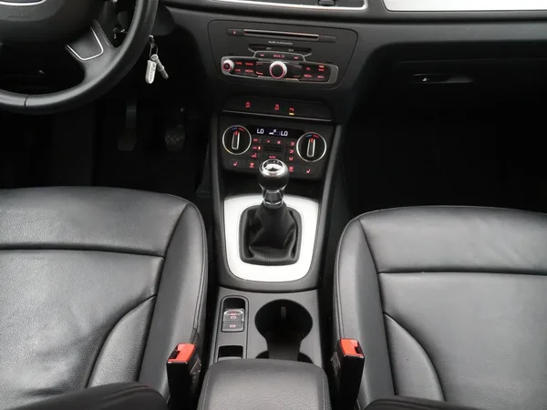 Audi Q3 (2018) — foto 25 van 29