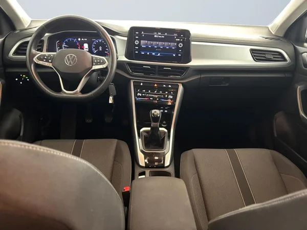 VOLKSWAGEN T-Roc (2022) — foto 4 van 17
