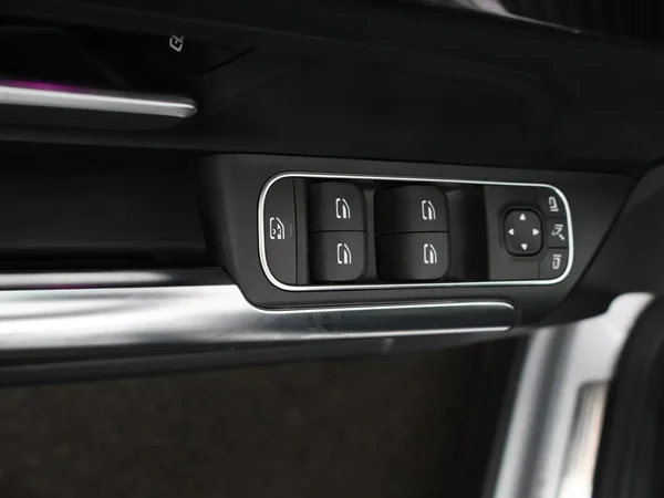 Mercedes-Benz GLA (2022) — foto 10 van 29