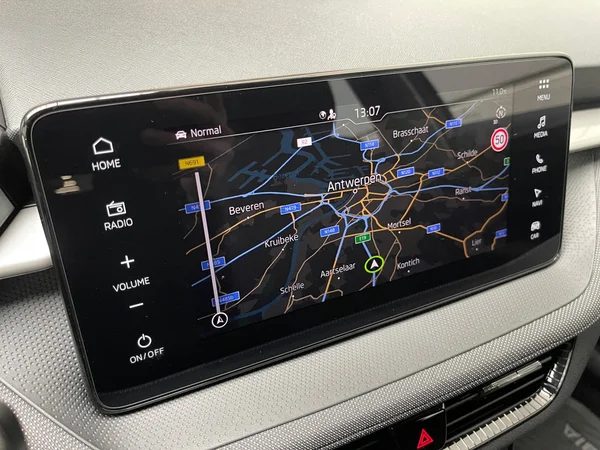 SKODA Fabia (2025) — foto 2 van 11