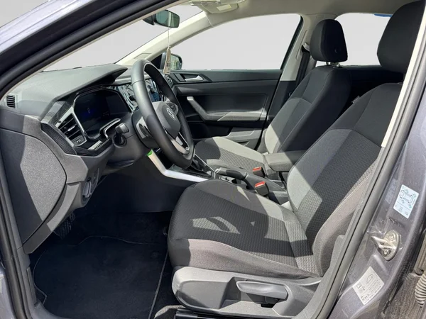 VOLKSWAGEN Polo (2025) — foto 2 van 24