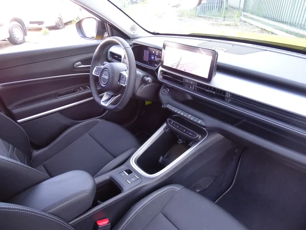 Jeep Avenger (2025) — foto 7 van 28