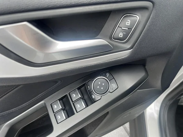 Ford Focus (2018) — foto 6 van 19