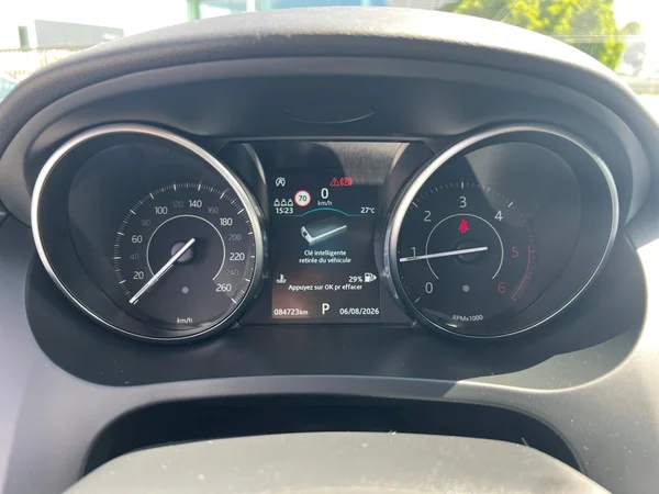 JAGUAR E-Pace Dsl (2019) — foto 17 van 18