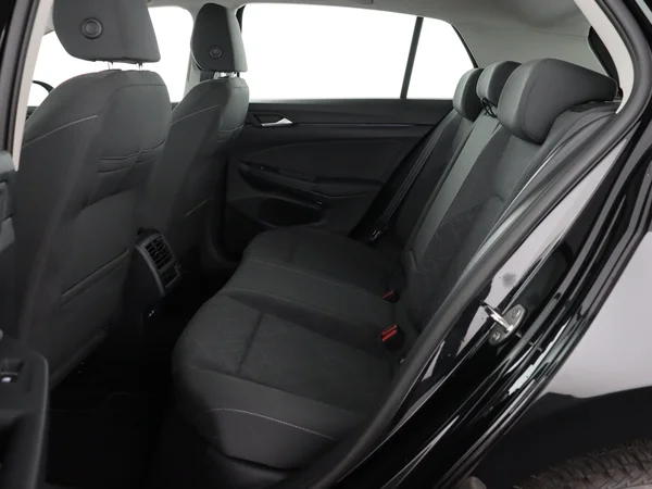 VOLKSWAGEN Golf (2024) — foto 5 van 28