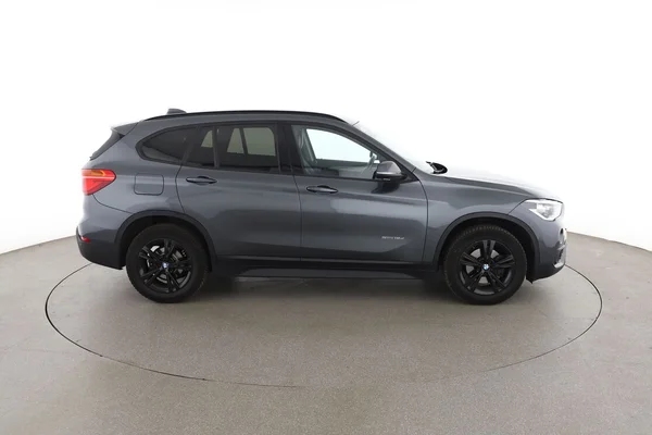 BMW X1 (2017) — foto 13 van 16