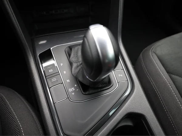 VOLKSWAGEN Tiguan (2017) — foto 8 van 22